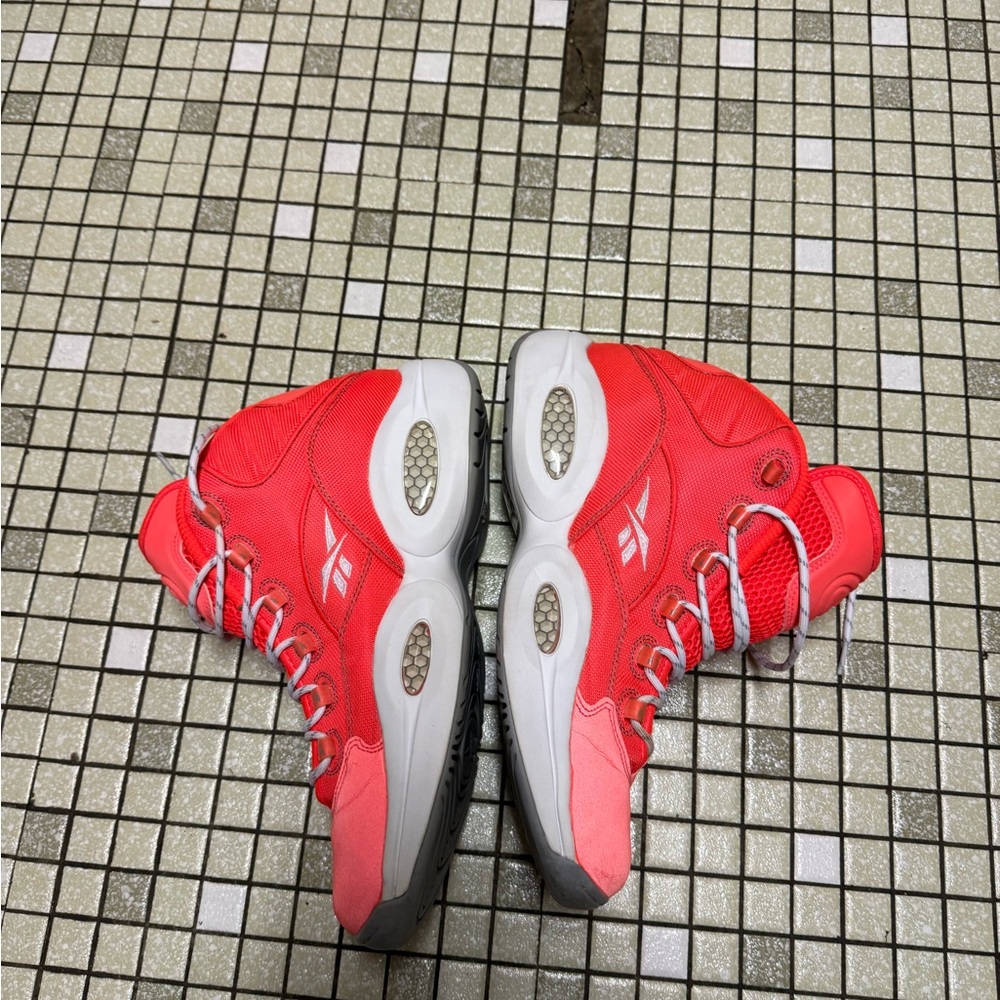 Reebok Question Mid 'Only the Strong Survive' V69689